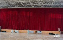 天津辦公與家庭窗簾選擇指南 卷簾、百葉簾與布藝窗簾的多樣化應用